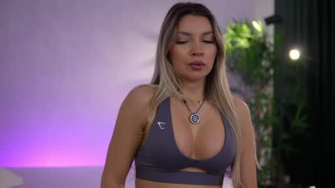 Arielle online show from April 15, 5:44 am