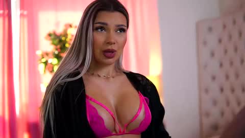 Arielle online show from February 19, 9:28 am