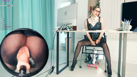 _artporno_ online show from November 20, 7:29 am