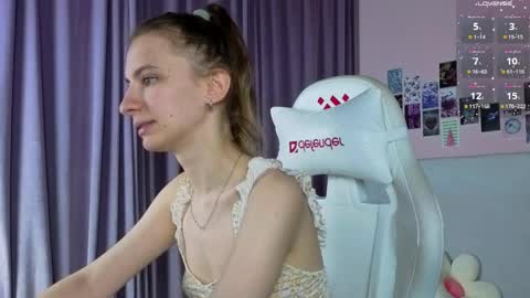 _ash_leyy_ online show from April 11, 1:32 am