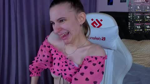 _ash_leyy_ online show from April 21, 2:51 am