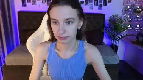 _ash_leyy_ online show from December 1, 4:54 am