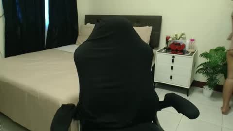 Angie online show from September 11, 1:18 am