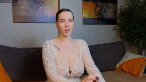 Jess online show from November 22, 9:19 am