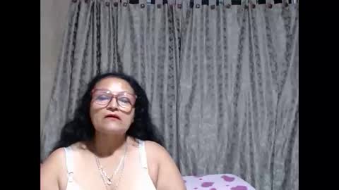 _bellanocturna online show from May 6, 3:56 am