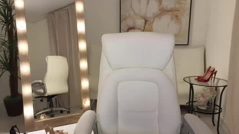 Beylly online show from March 11, 4:30 am