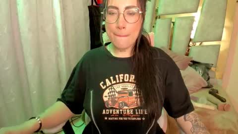 Snapshot of _briigite chatting on October 8, 9:48 am Angie  Independent model online show from October 8, 9:48 am