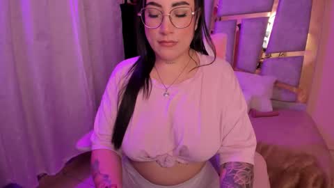 Snapshot of _briigite chatting on September 29, 11:15 pm Angie  Independent model online show from September 29, 11:15 pm