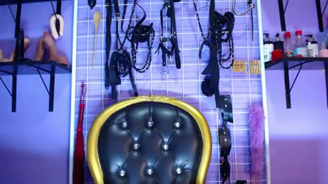 Bella online show from April 9, 11:49 am