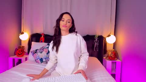 _carlawhite_ online show from November 2, 5:07 am