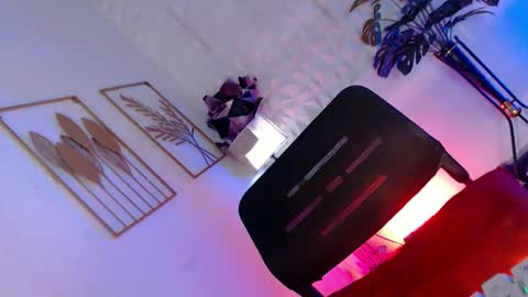 Caroline online show from October 23, 6:59 am