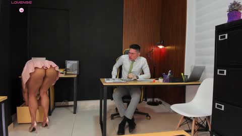 Snapshot of _danyland_ chatting on December 3, 8:44 pm WELCOME TO THE OFFICE online show from December 3, 8:44 pm