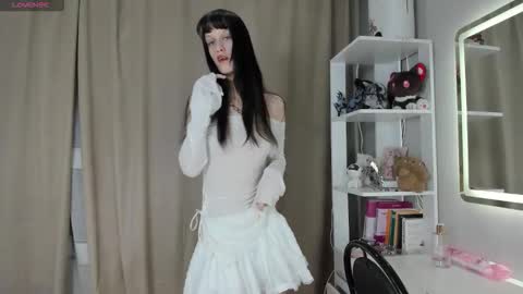 Emilia online show from December 4, 11:32 am