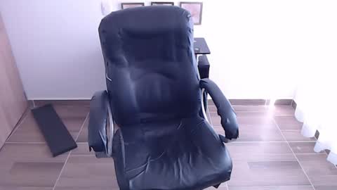 Emma online show from December 22, 5:31 pm