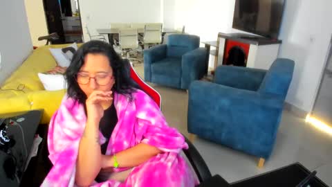 Emma online show from January 28, 8:47 pm