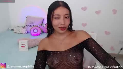 Emma Sophie online show from October 5, 7:10 pm