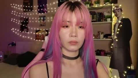 EveEva online show from March 2, 7:15 am