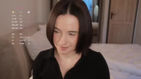 Essie  online show from March 29, 5:25 pm