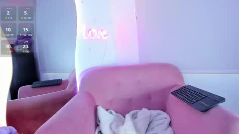 Snapshot of _gabbyx_ chatting on September 25, 12:23 pm Gabby online show from September 25, 12:23 pm