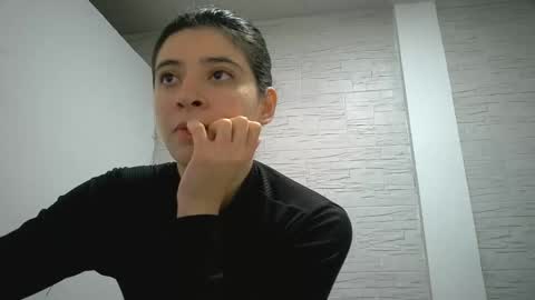 Mia-foster online show from November 9, 3:10 am