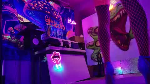 GlitterBox online show from January 4, 7:44 pm