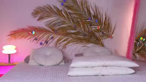 Holly online show from March 2, 6:59 am