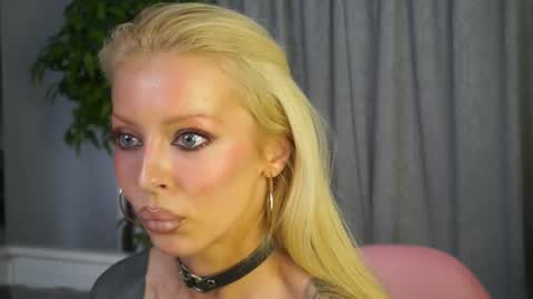 Lana online show from March 5, 8:23 am