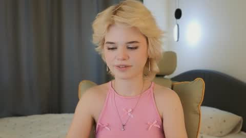 Alisha online show from June 15, 1:25 pm