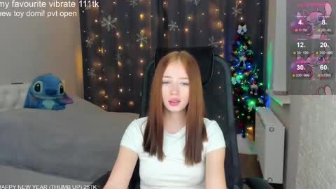 _hot_mia_1 online show from December 9, 6:25 pm