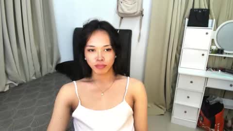 yanie online show from November 4, 8:32 pm