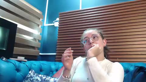 Isa online show from February 17, 5:44 pm