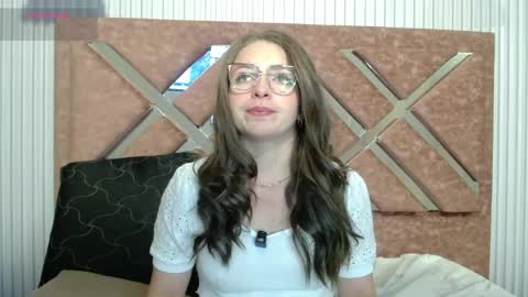 Isa online show from June 2, 1:02 pm