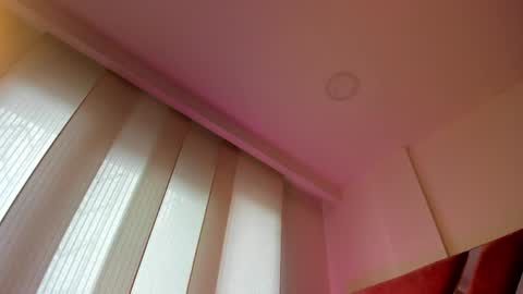 Jasmine online show from April 7, 1:57 pm