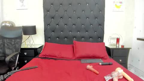 _johnson_alana online show from October 25, 5:35 pm