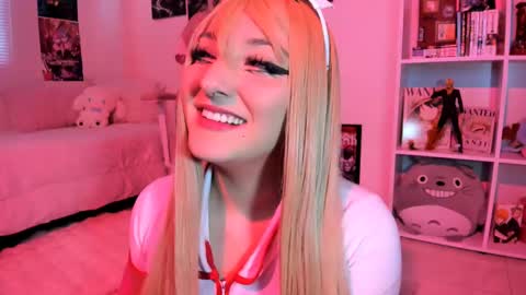 JULIANA online show from March 8, 1:36 pm