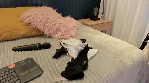 Julietta  Next broadcast  December 1st 700 AM Colombia time online show from January 25, 3:09 pm