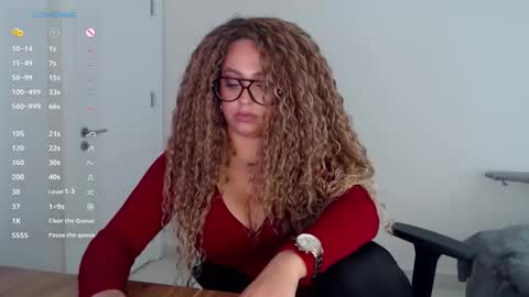 _just_a_queen_3 online show from March 4, 8:33 am