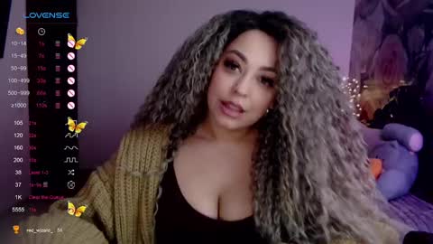 _just_a_queen_3 online show from February 13, 5:54 pm