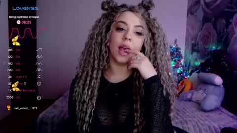 _just_a_queen_3 online show from January 22, 9:21 pm