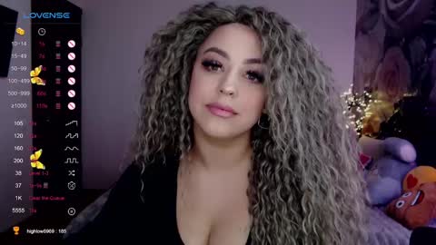 _just_a_queen_3 online show from March 5, 6:12 pm