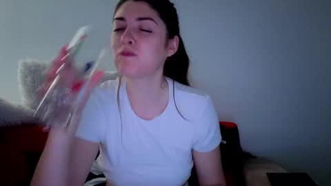 _just_a_simple_girl online show from June 6, 7:03 am