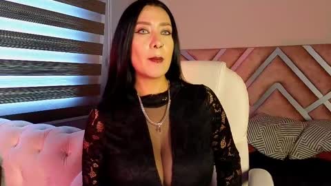 kelly online show from February 17, 3:44 pm