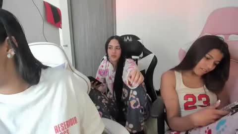 khloe sweet online show from October 31, 5:13 pm