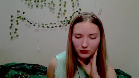 _kikiclark_ online show from November 28, 9:11 pm