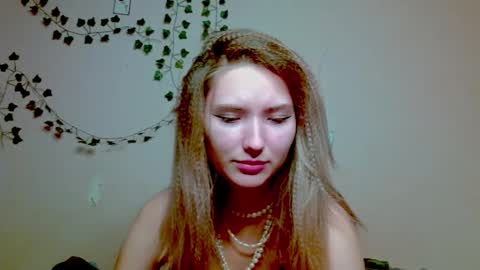 _kikiclark_ online show from November 16, 10:56 pm