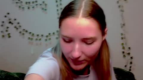 _kikiclark_ online show from November 13, 10:34 pm