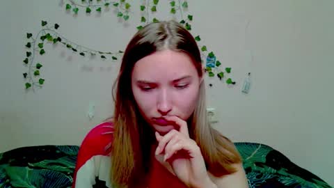 _kikiclark_ online show from November 26, 7:32 pm