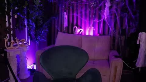   online show from October 28, 11:06 pm