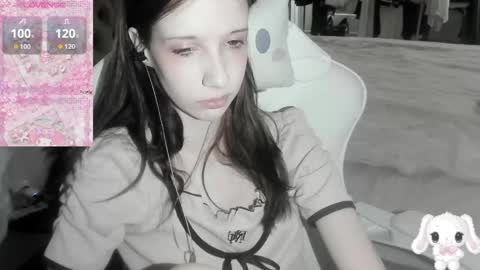  kuro  online show from April 14, 7:55 am