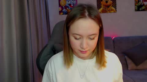 _lalune_ online show from March 4, 3:22 am